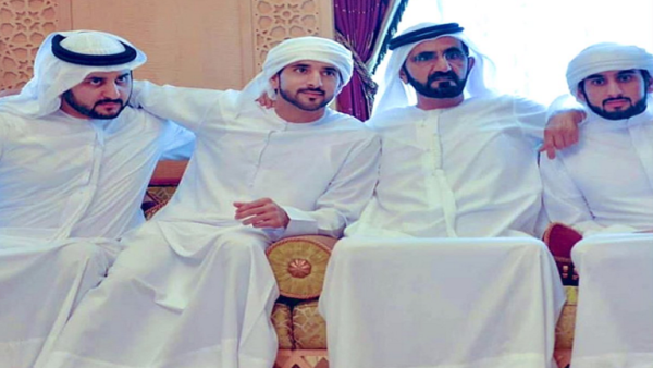 محمد بن راشد يزف ابناءه الثلاثة 