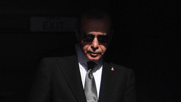 بناء القصر في بيتليس لا يزال مستمرا بكامل سرعته؟".