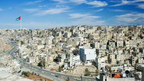 ترى "همم" أن حملات الاعتقال المتتالية تتعارض مع الشرعة الدولية لحقوق الانسان