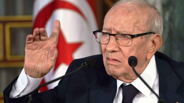 واجتمع البرلمان بشكل طارئ وسريع لمناقشة الوضع الصحي لرئيس البلاد 