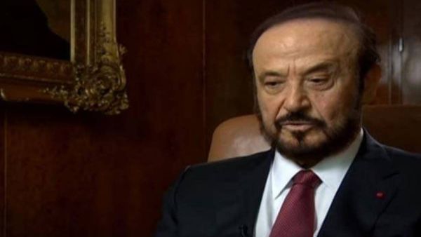 قاد رفعت الأسد الذي كان أحد الأعمدة السابقين سرايا الدفاع القوات التي أخمدت انتفاضة في مدينة حماة