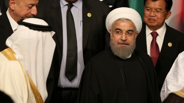 روحاني: ينبغي على السعودية أن تنظر للهجوم الذي وقع السبت على منشآتها النفطية باعتباره تحذير