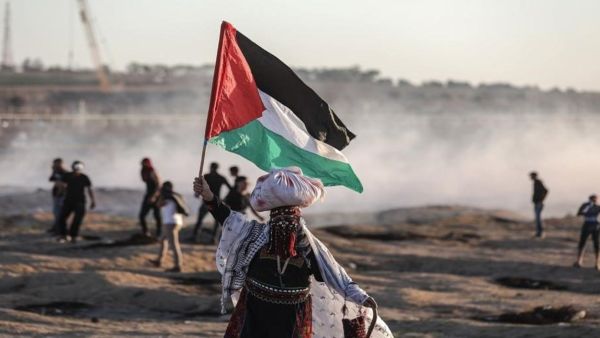 "بادر" هي مجموعة شبابية فلسطينية تضم  فلسطينين  مقيمين في أكثر من عشرين دولة في العالم 