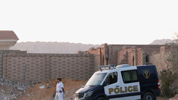  وتحدت ابنته نجلاء السلطات بالسماح للمواطنين لاداء صلاة الغائب 