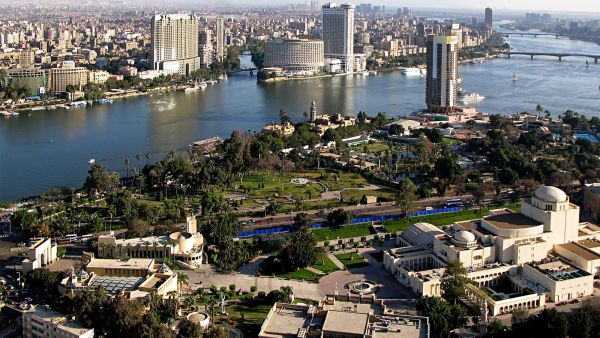 تروي إحدى الفتيات أنها هي وزميلاتها أصبحن يعيشن حياة صعبة