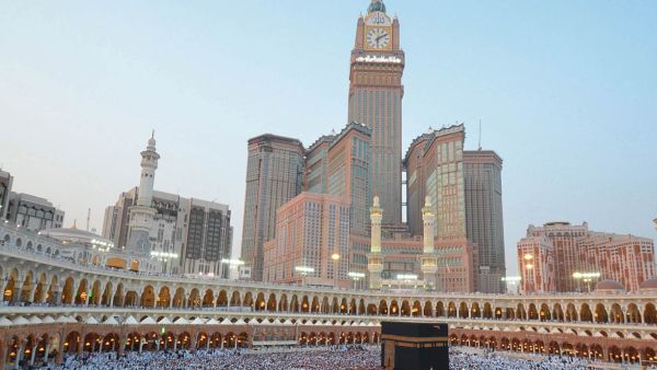 جميع الخيارات مطروحة، والأولوية بالنسبة لنا هي صحة وسلامة الحجاج