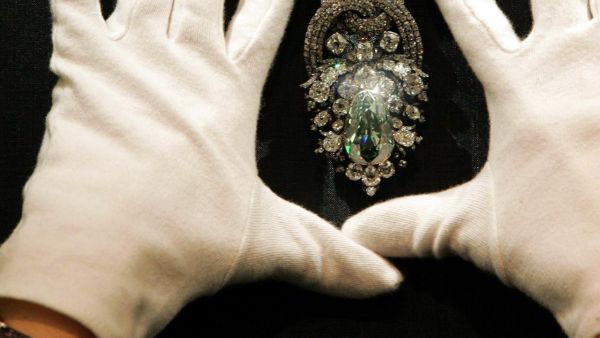 لصوص ينهبون مجوهرات وكنوز بقيمة مليار يورو من متحف بألمانيا