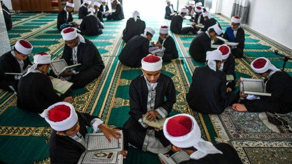 ماليزيون يحيون ذكرى نزول القرآن الكريم