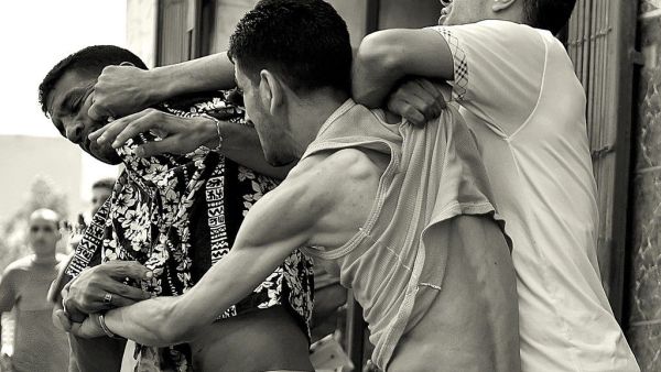 مصر: مشاجرة عنيفة في أحد معارض التجارية مصر: مشاجرة عنيفة في أحد معارض التجارية