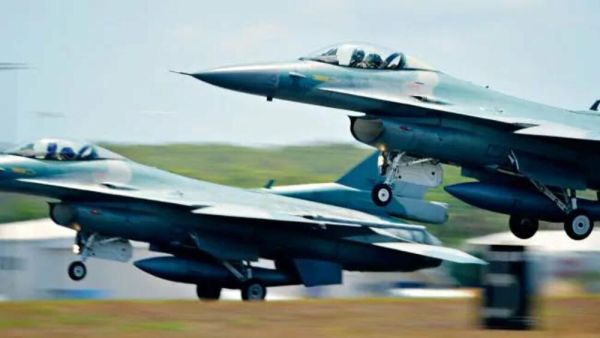 طائرات حربية