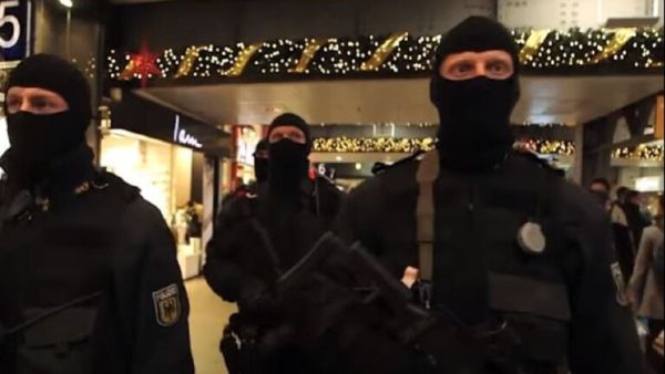 ألمانيا تحتجز منظما محتملا لشبكة مسؤولة عن مقتل 39 مهاجرا فيتناميا في بريطانيا