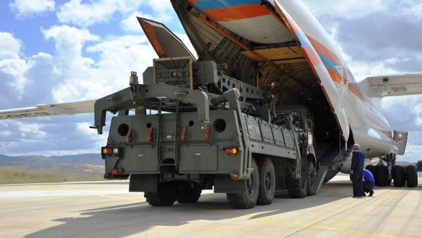 خطر "حقيقي جداً" بتعرض تركيا لعقوبات أمريكية بسبب منظومة إس-400