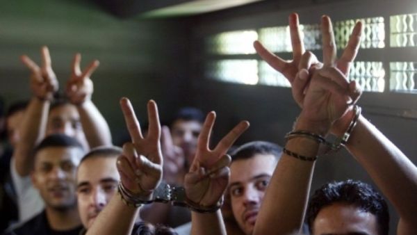 أسيران فلسطينيان يضربان عن الطعام منذ 37 يوما 