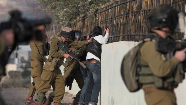 حملة اعتقالات للاحتلال بالضفة الغربية تطال 10 فلسطينيين
