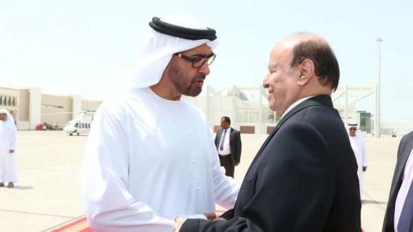 قوات تدعمها أبوظبي تحاصر معسكرات حكومية بمسقط رأس هادي باليمن