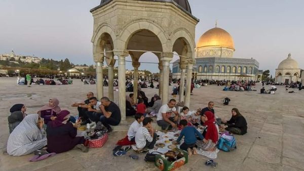 زينه وبهجة في الاقصى الشريف رغم لعنه الاحتلال الصهيوني