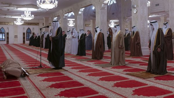 البحرين تودع جثمان رئيس الوزراء خليفة بن سلمان