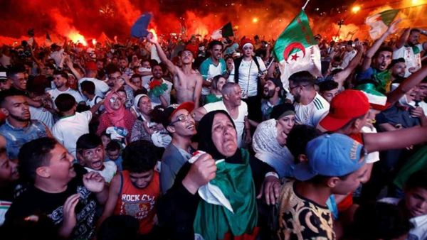 7 قتلى بحادث سير أثناء احتفالات الجزائربين بالفوز على نيجيريا