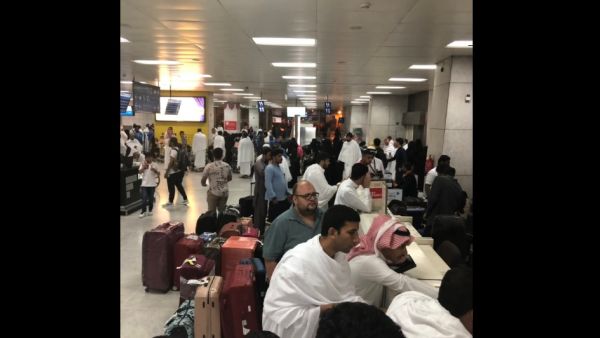 الخطوط الجويه السعوديه تعوض متضررين من تأخر رحلاتها