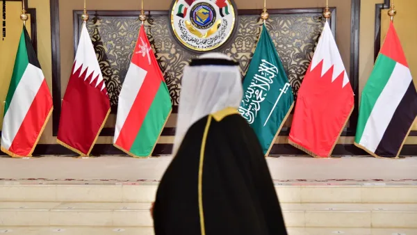 قمة خليجية في الرياض الثلاثاء وسط جهود لإنهاء الخلاف مع قطر