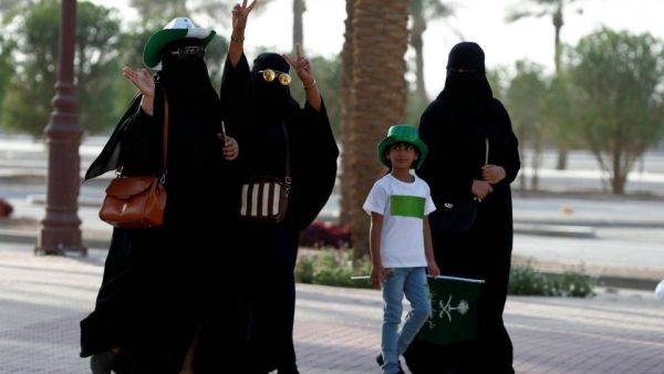 جدل في السعوديه حول تطبيق قرار قواعد "الذوق العام"
