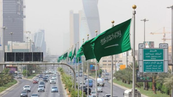 خلافات مستمرة تُنهي عمل مركز مدافع عن السعودية في أمريكا