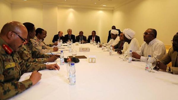 المجلس العسكري والمعارضة بالسودان يتفقان على وثيقة دستورية