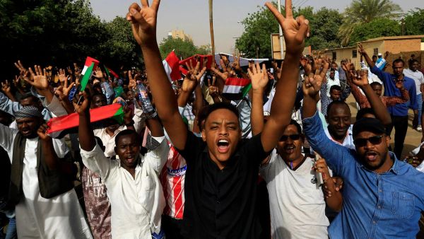 واشنطن ولندن وأوسلو تدعو إلى حوار شامل بالسودان لنقل السلطة لحكومة مدنية