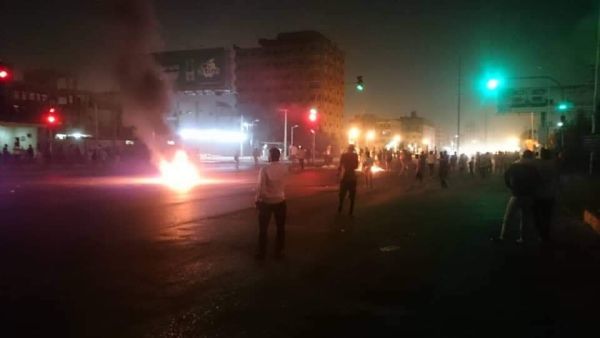 تظاهرات ليلية في السودان احتجاجا على مقتل مدني