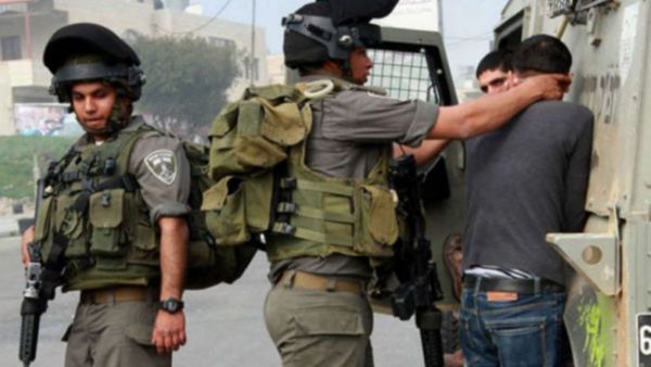 اعتقال 5 فلسطينيين في الضفة الغربية المحتله