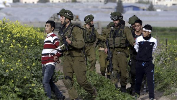 الاحتلال يشن حملة اعتقالات ضد الفلسطينيين بالضفة