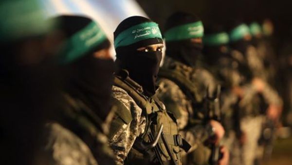 القسام: كتائبنا عثرت على مئات القذائف في سفينتين غارقتين