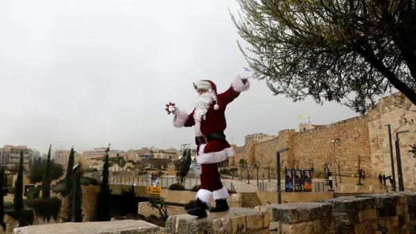 إسرائيل تتراجع عن حظر دخول مسيحيي غزة وتسمح لهم بزيارة المدن المقدسة