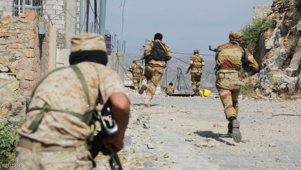 الحوثيون يتقدّمون إثر معارك عنيفة في محيط صنعاء