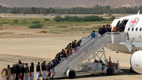 الحكومة اليمنية والحوثيون يواصلون تبادل الأسرى لليوم الثاني