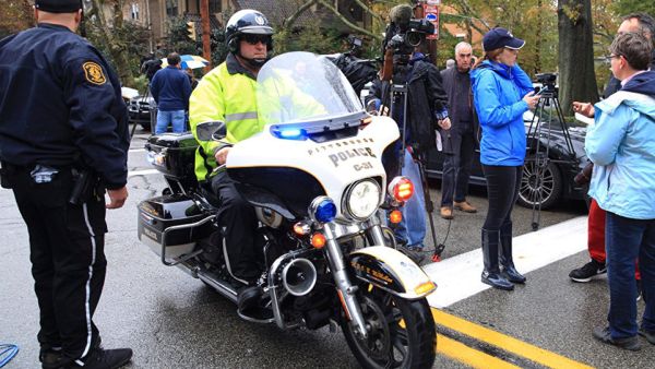 الشرطة تعتقد أن منفذ هجوم المعبد اليهودي في كاليفورنيا عمل بمفرده