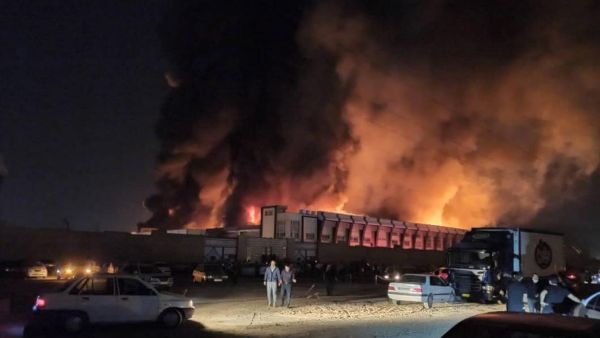 اندلاع حريق كبير في مصنع قرب العاصمة الإيرانية