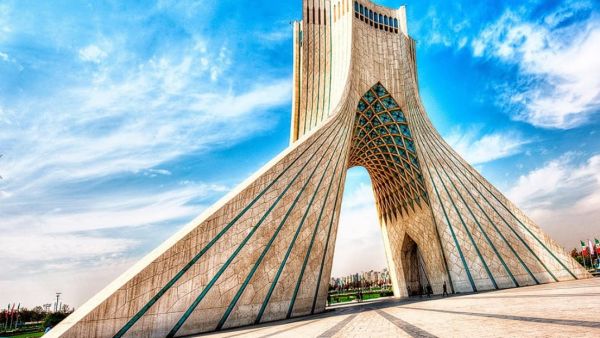 برج أزادي في طهران