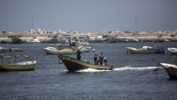 الاحتلال يسمح مجدداً بالصيد في بحر غزة