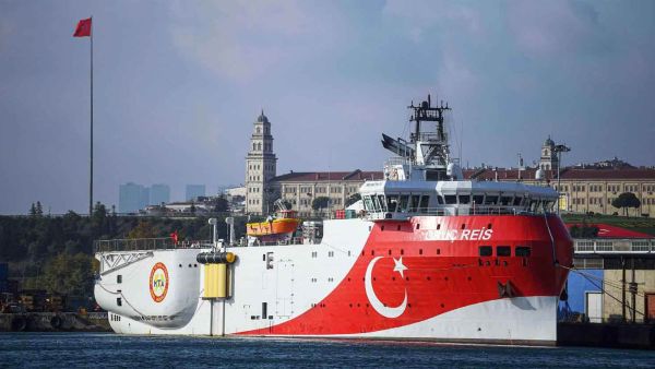 تركيا تعتزم إرسال سفينة تنقيب إلى شرق المتوسط مجدداً وسط خلاف مع اليونان