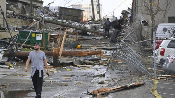 مقتل 25 شخصا على الأقل في أعاصير قوية بولاية تنيسي الأمريكية