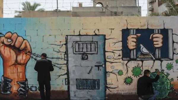 حماس: تجميد حسابات بنكية لمعتقلين فلسطينيين "انحراف خطير"