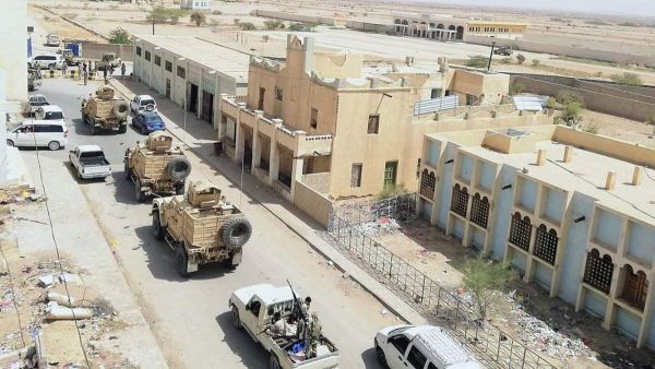 رئيس الانتقالي الجنوبي باليمن يعترف بالهزيمة في شبوة