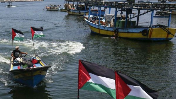 توسيع مساحة الصيد بغزة ضمن تفاهمات "التهدئة"