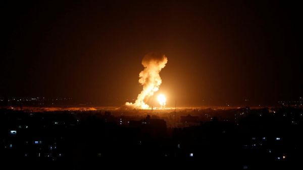 قصف إسرائيلي يستهدف مواقع للمقاومة في قطاع غزة