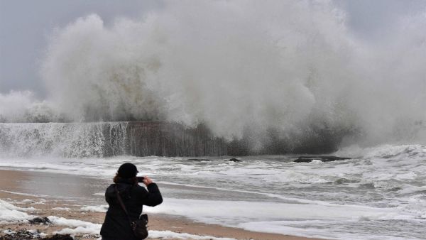 قتلى وجرحى جراء عاصفة ضربت جنوب غربي فرنسا