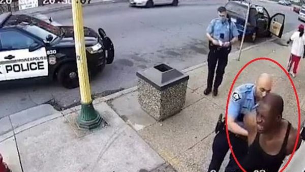 تعديل تهمة الشرطيين الأربعة الذين أوقفوا فلويد إلى القتل