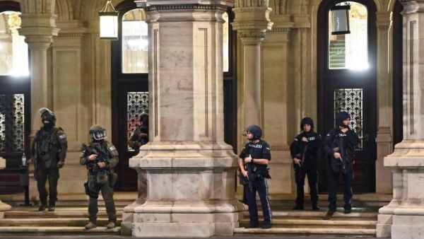 النمسا: هجوم فيينا له دافع إسلامي وارتفاع عدد القتلى لـ 3