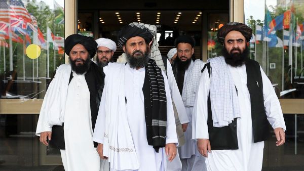 اجتماع بين طالبان ومسؤولين أفغان في قطر الاحد