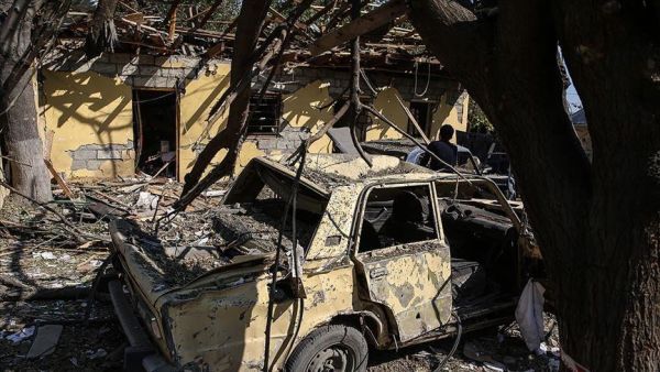 أرمينيون يحرقون منازل وأشجارا قبل مغادرة "كلبجار" الأذربيجانية